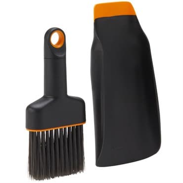 Fiskars 2-in-1 Double Sided Scoop & Brush — photo 1 of 2